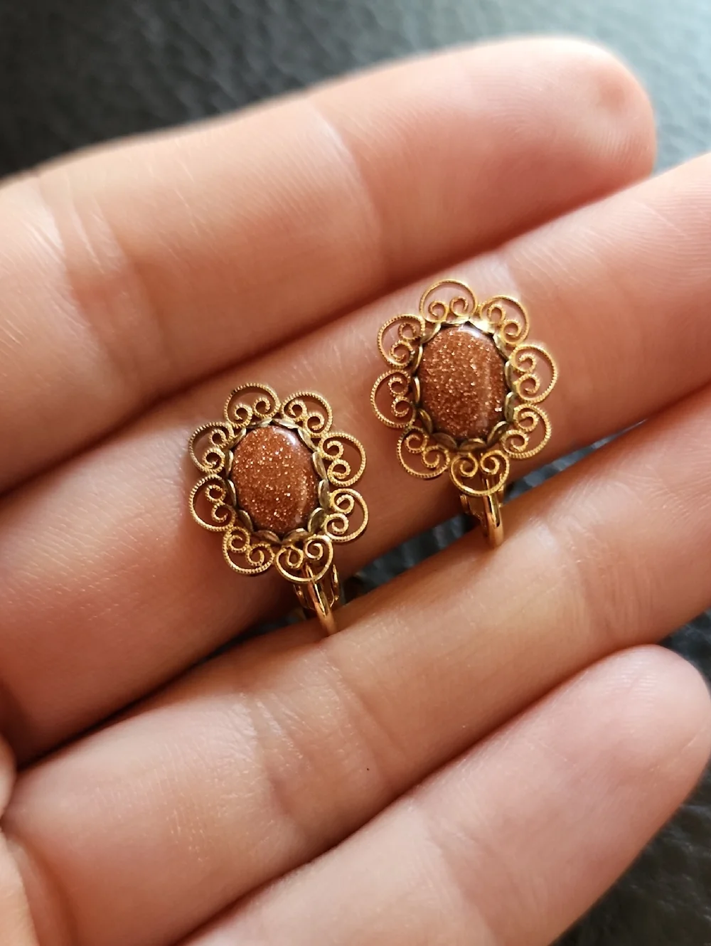 VTG Goldtone Filigree Clip Earrings with Brown Goldstone Cabochons - Picture 3 of 7